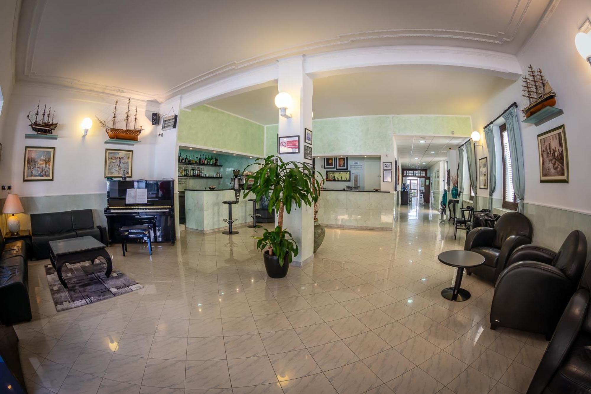 Marina B&B Adults Only Σέστρι Λεβάντε Εξωτερικό φωτογραφία